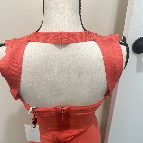 Stunning Herve Leger Paris Peach 3/4 Mermaid/Peplum Dress Size Small - Picture 5 of 8